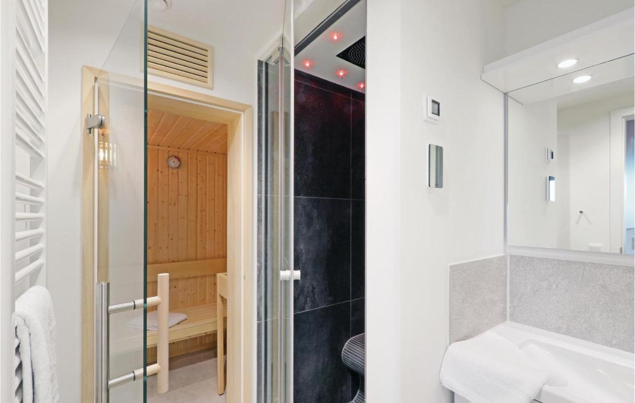 Cozy Apartment In Luebeck Travemuende With Sauna ภายนอก รูปภาพ